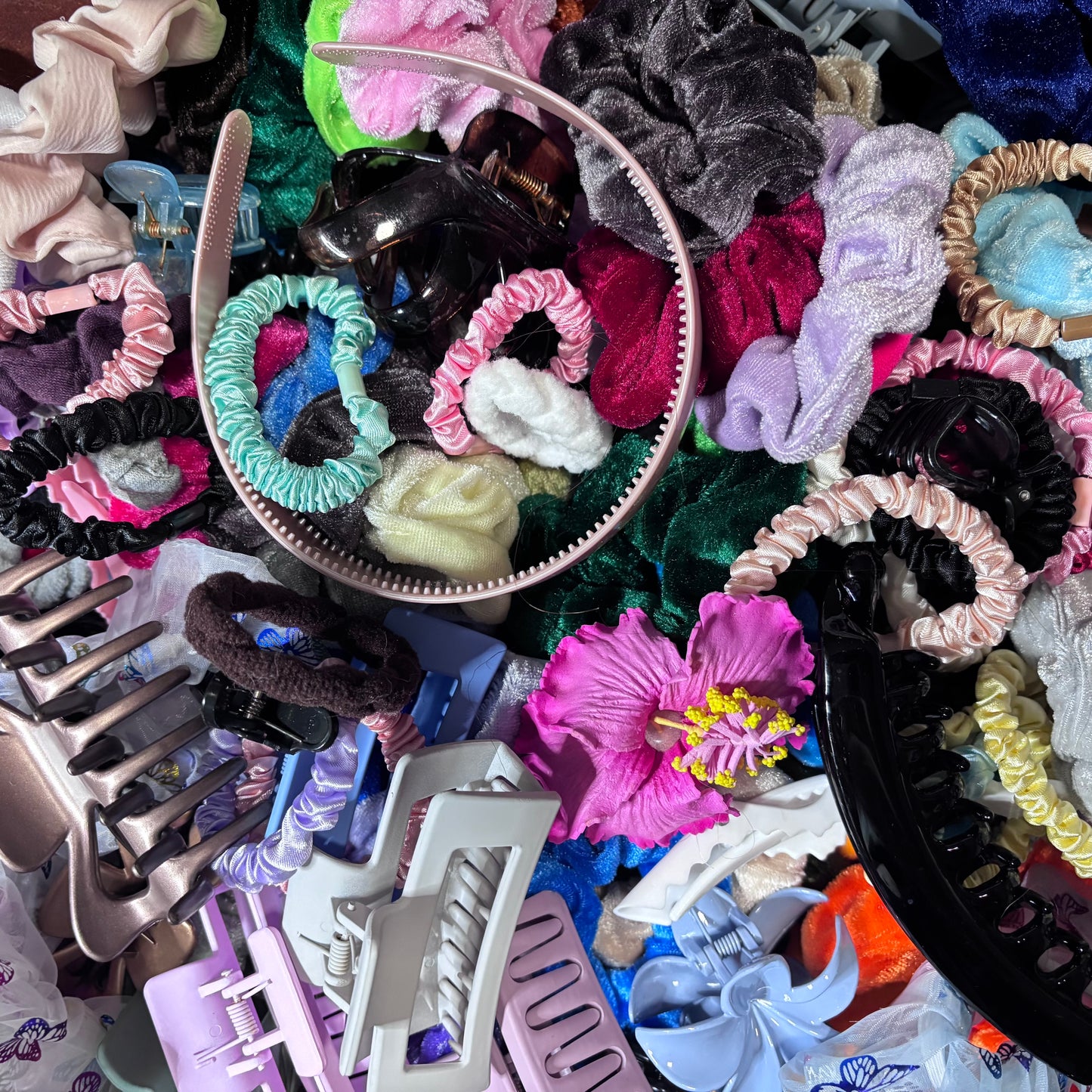 MYSTERY HAIR ACCESSORY GRAB BAG