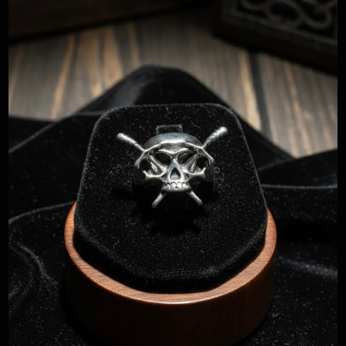 Silver Tone Skull Ring with Daggers