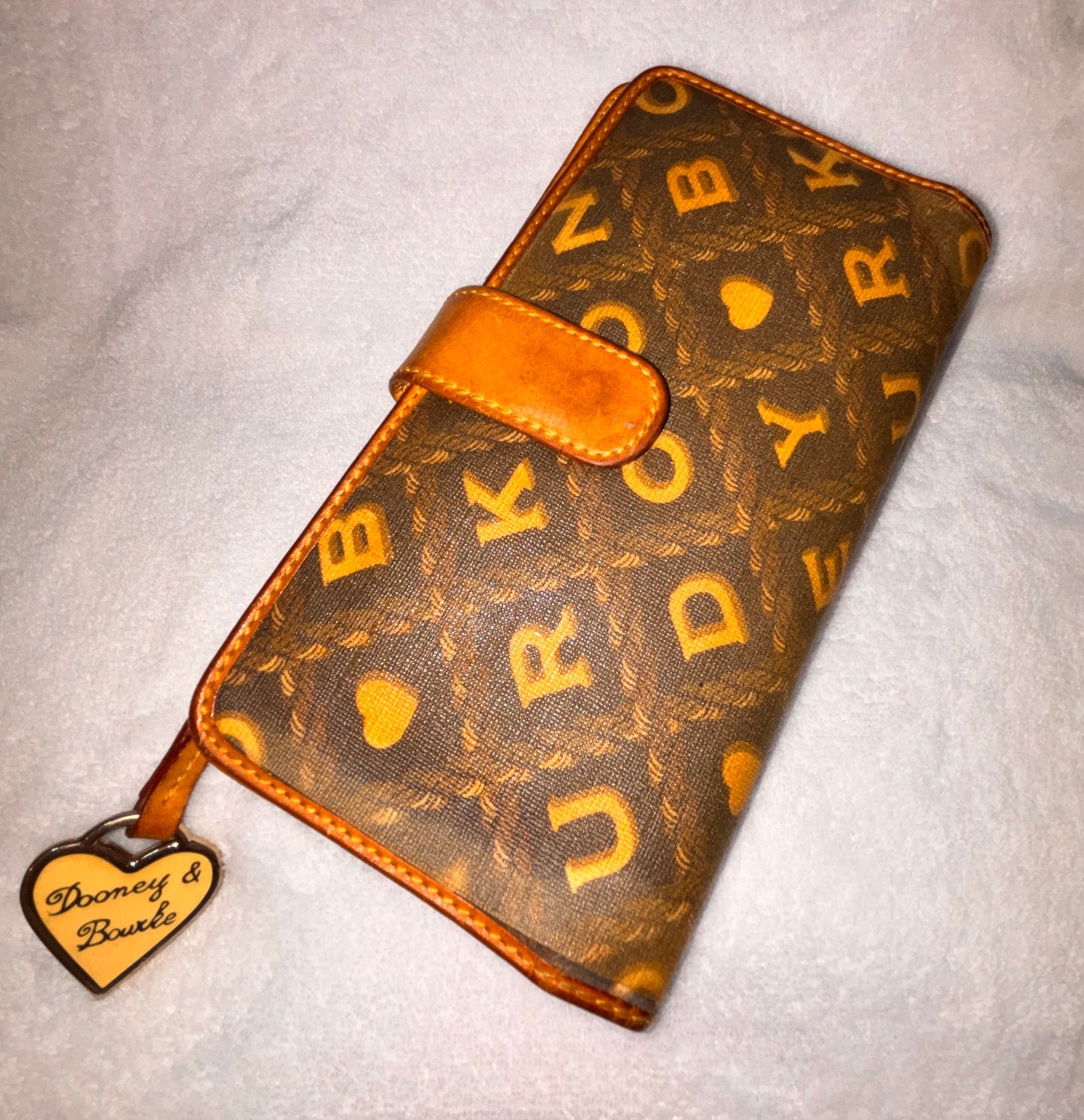 Wallet - Pre-owned - Dooney & Bourke - Bi-fold - Monogram Print