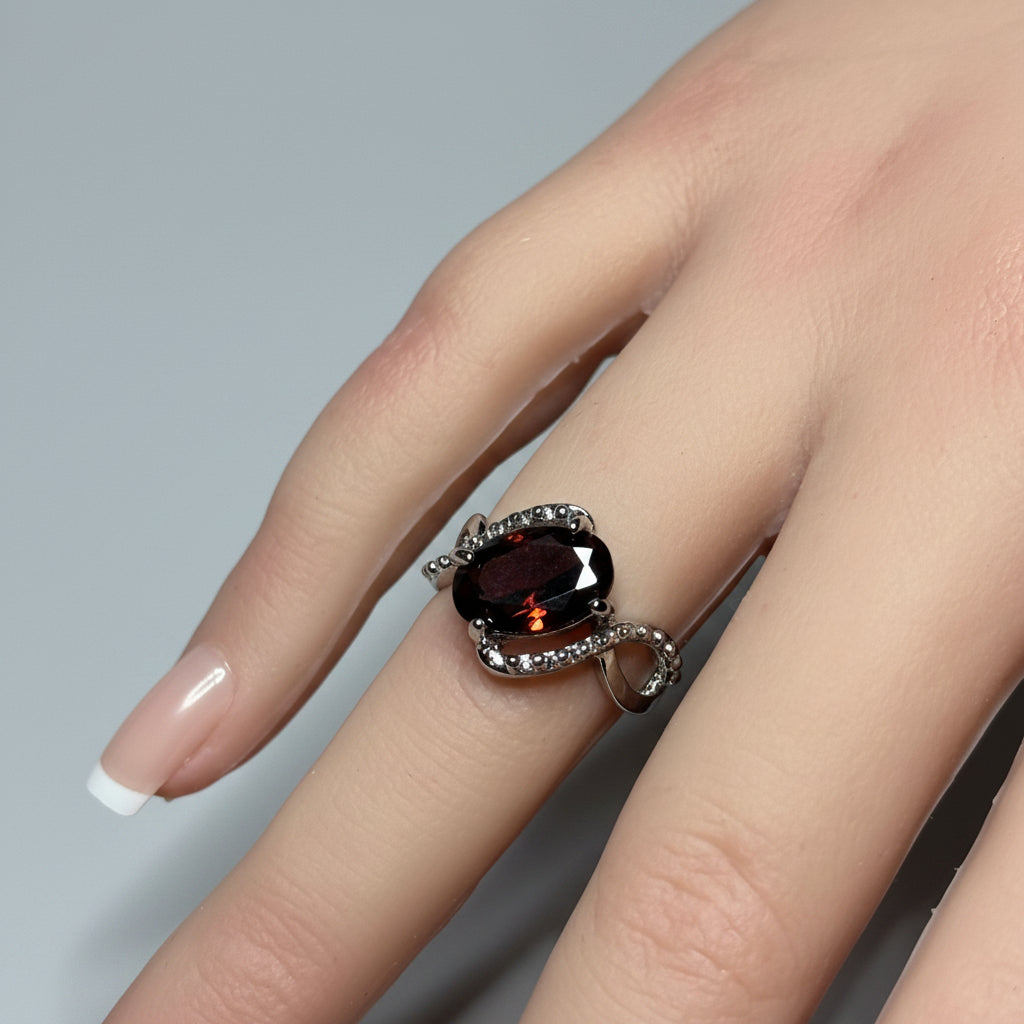 Ring - Simulated Garnet Ring With Clear Crystal Accents - Size 6.5