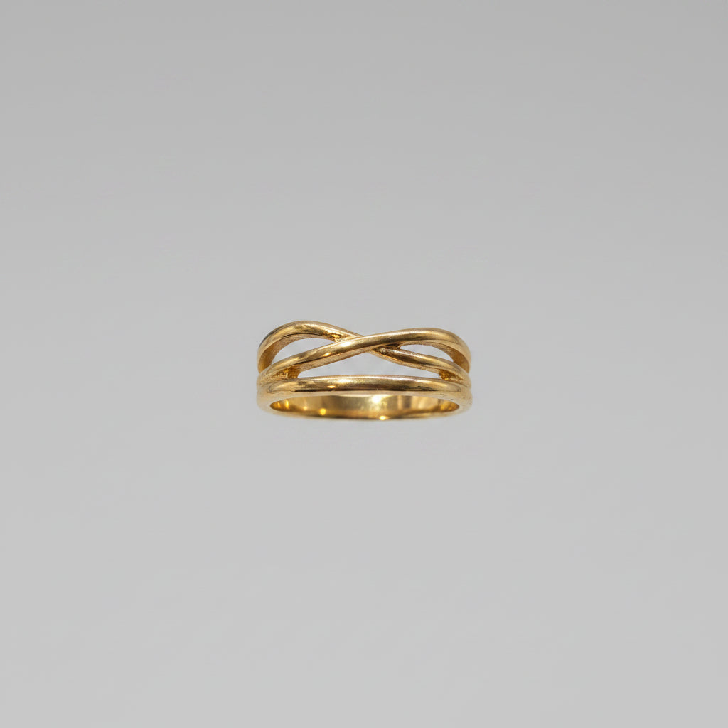 Ring - Gold Tone - Cross Over - Size 8
