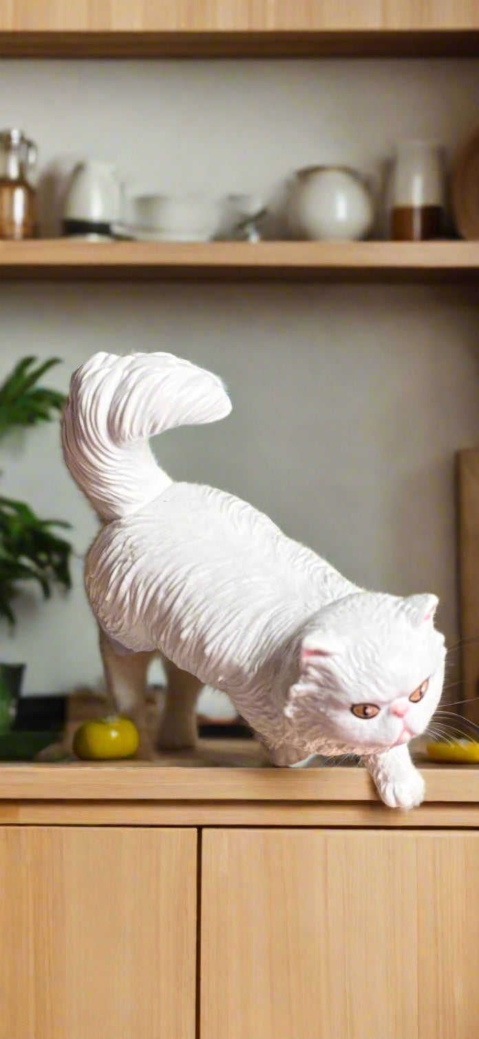 Mini Brands - ZURU - White Cat