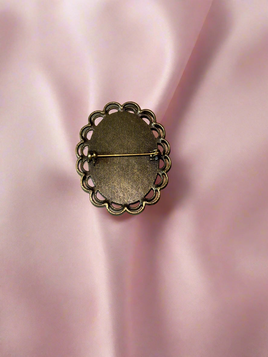Brooch - Iridescent Cameo