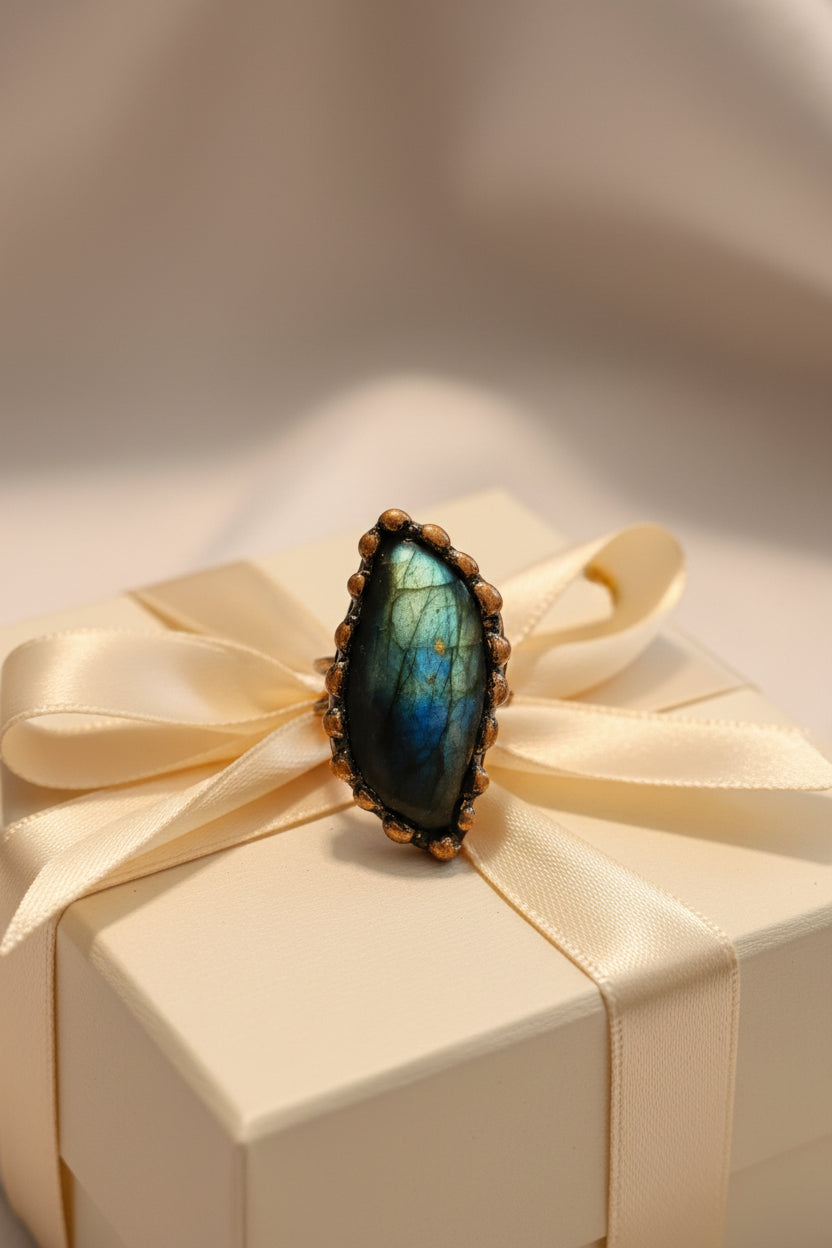 Ring - Handmade - Labradorite Gemstone - Statement - Size 9