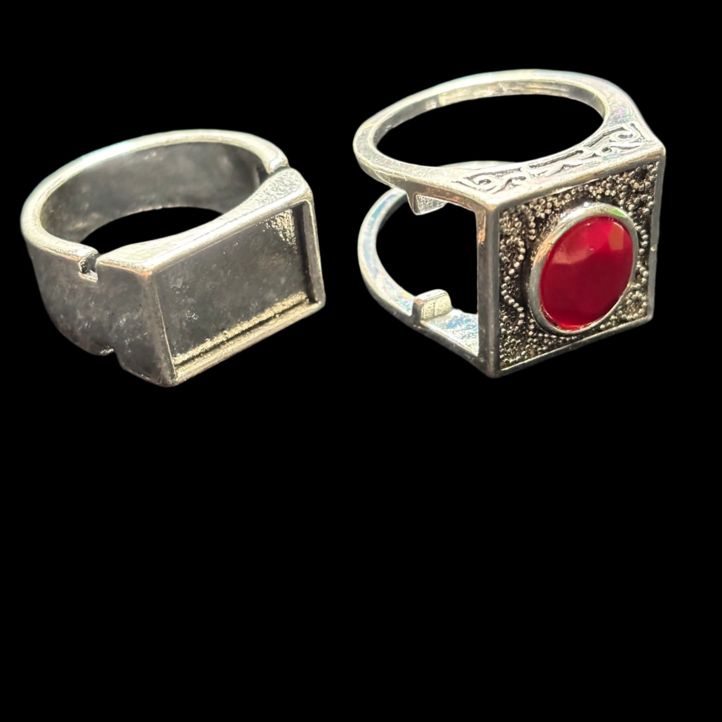 Ring - Size 9 - Red Jeweled Poison Ring