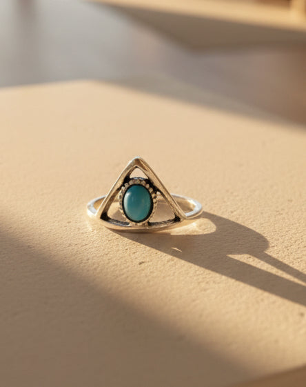 Ring - Sterling Silver - Blue Turquoise - Triangle Design - Size 5