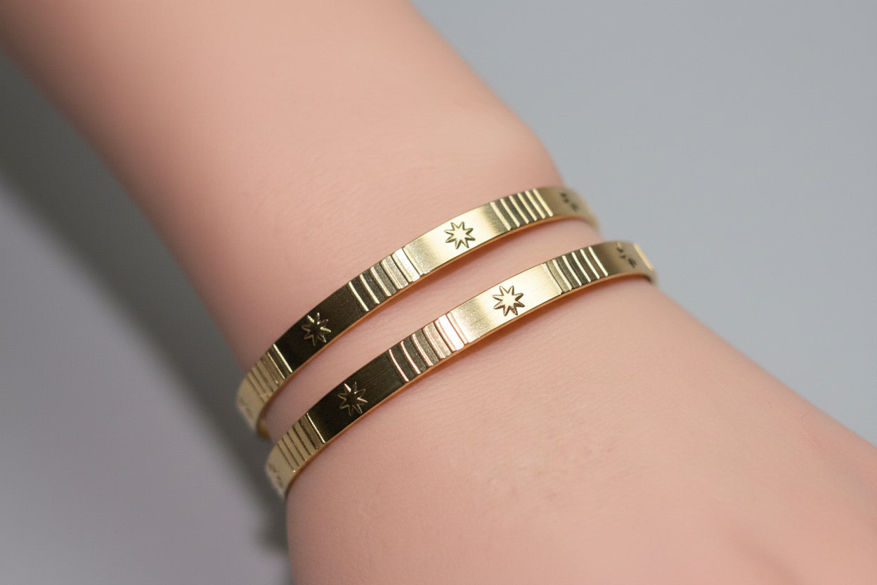 Bracelet - Gold Tone Open End Stars & Stripes