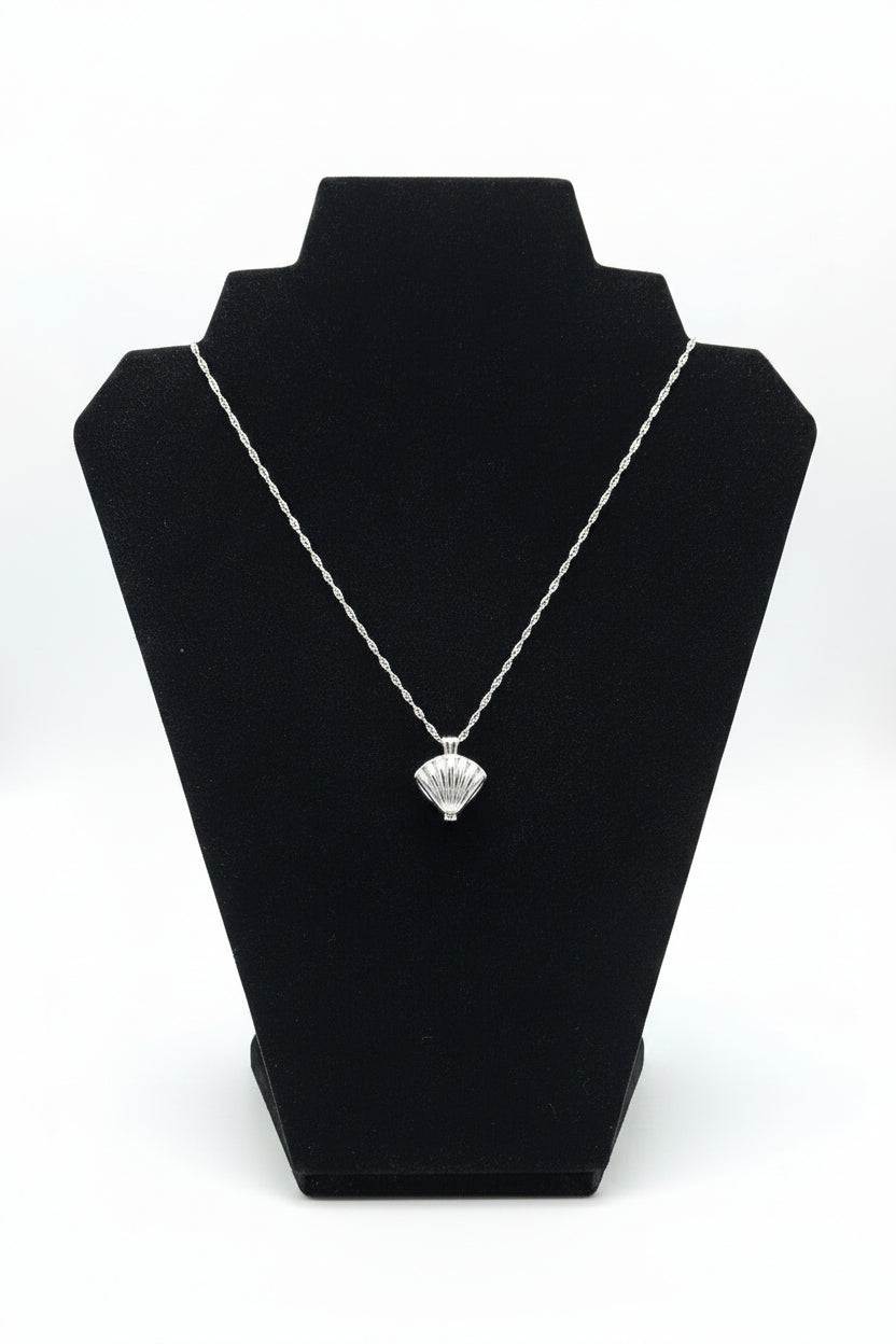 Necklace - 18K GP - Silver Interchangeable Shell Locket with Genuine Black Pearl