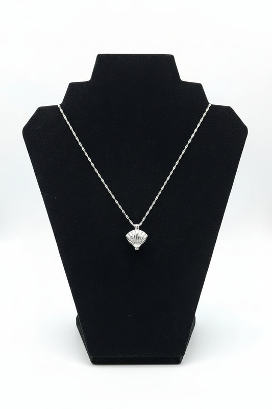 Necklace - 18K GP - Silver Interchangeable Shell Locket with Genuine Black Pearl