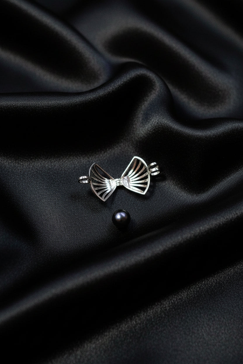 Necklace - 18K GP - Silver Interchangeable Shell Locket with Genuine Black Pearl