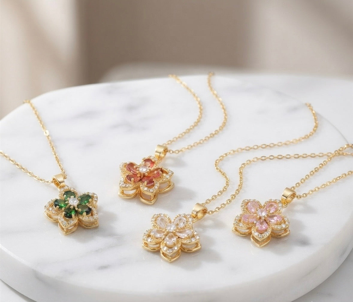 Necklace - Spinning Floral Pendant - Gold Tone