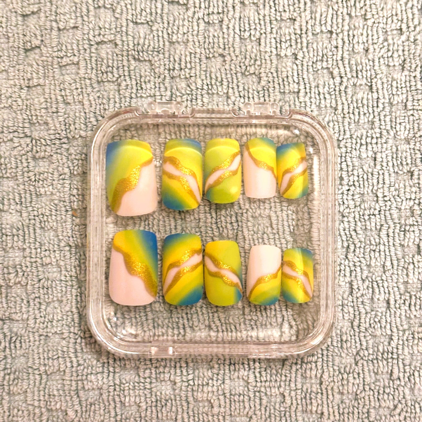 Press on Nails - Pineapple Express