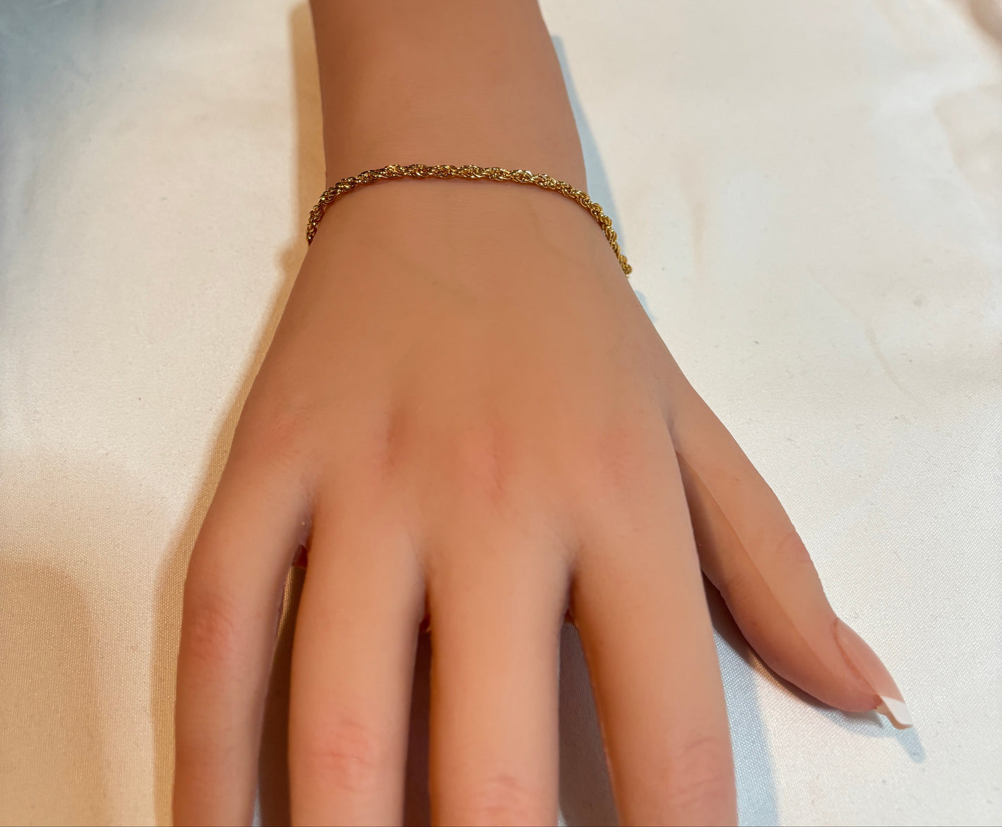 Bracelet - Gold Tone - Twisted Rope Chain - Size 8.25"