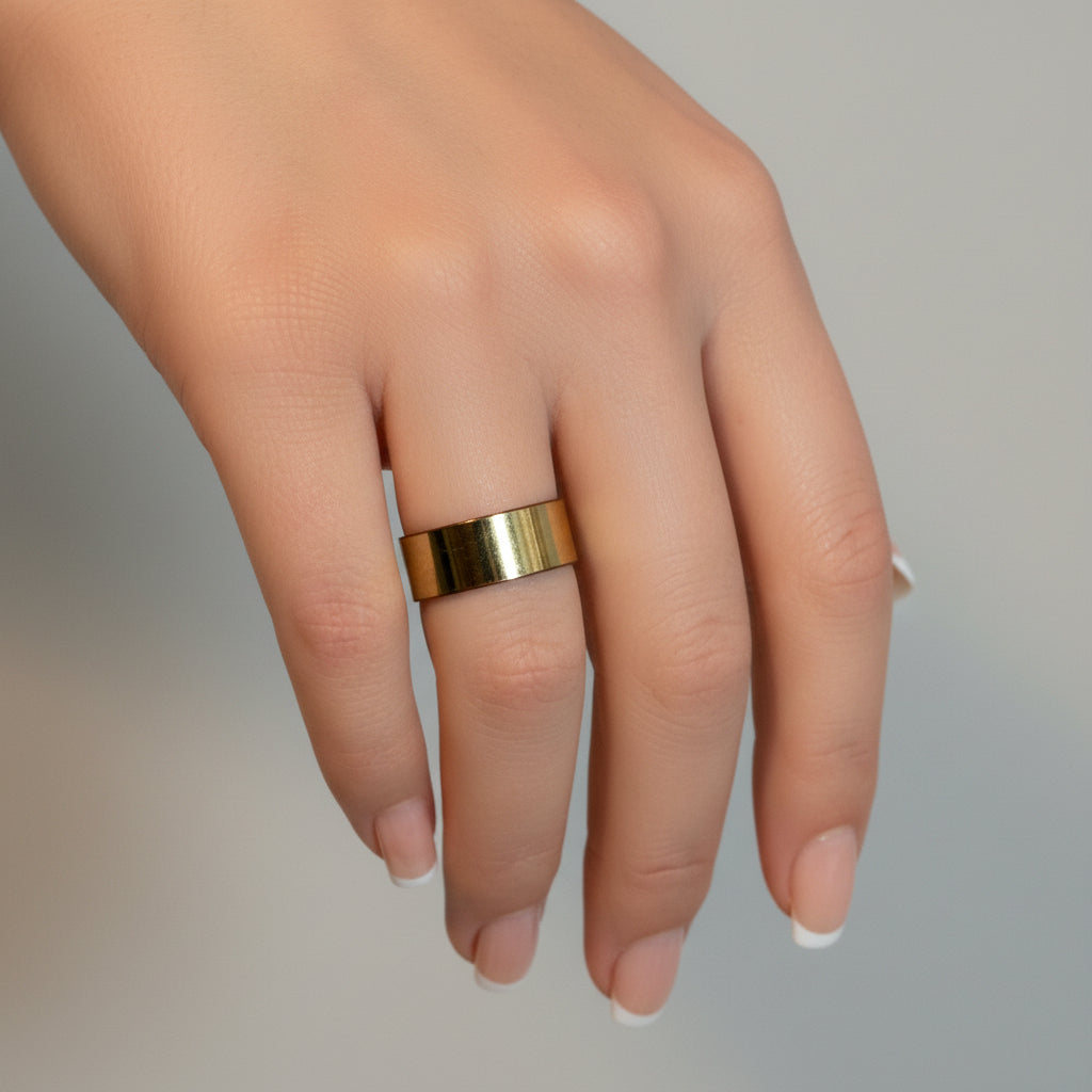 Ring - Vintage - Gold Tone - Band - Size 7.5