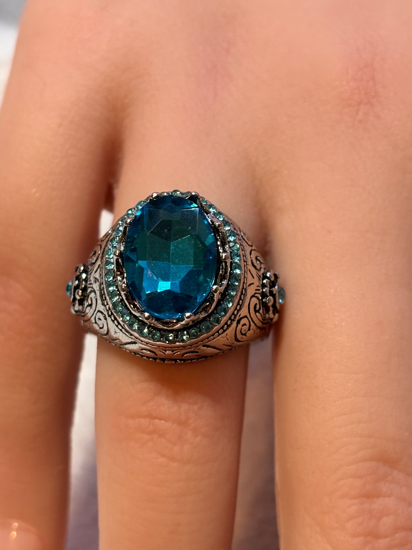 Exquisite Blue Topaz Men's Ring - Size 8.5