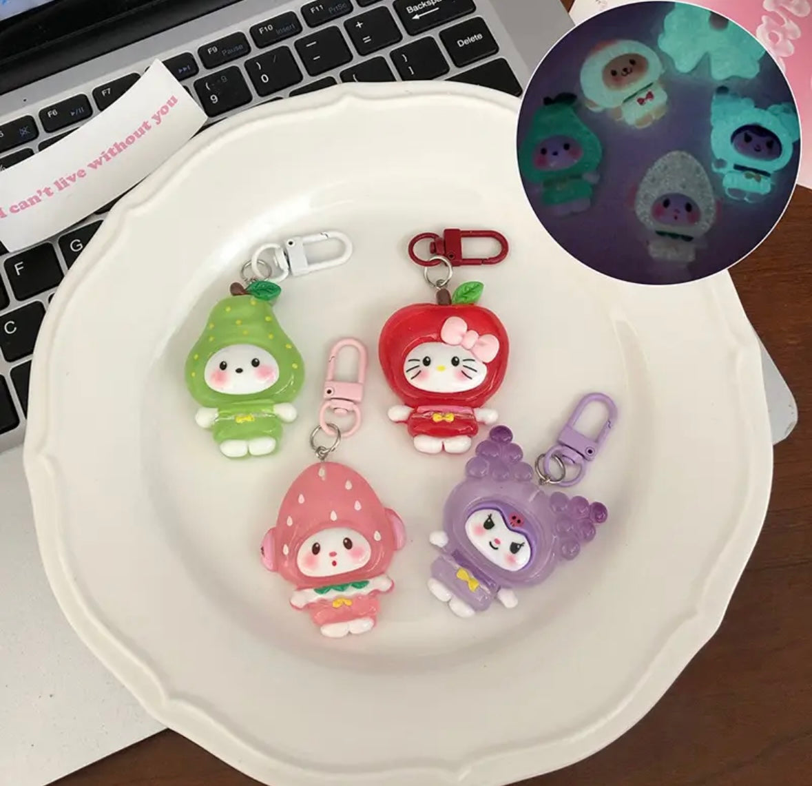 Keychain - Sanrio - Hello Kitty and her Fruity Friends