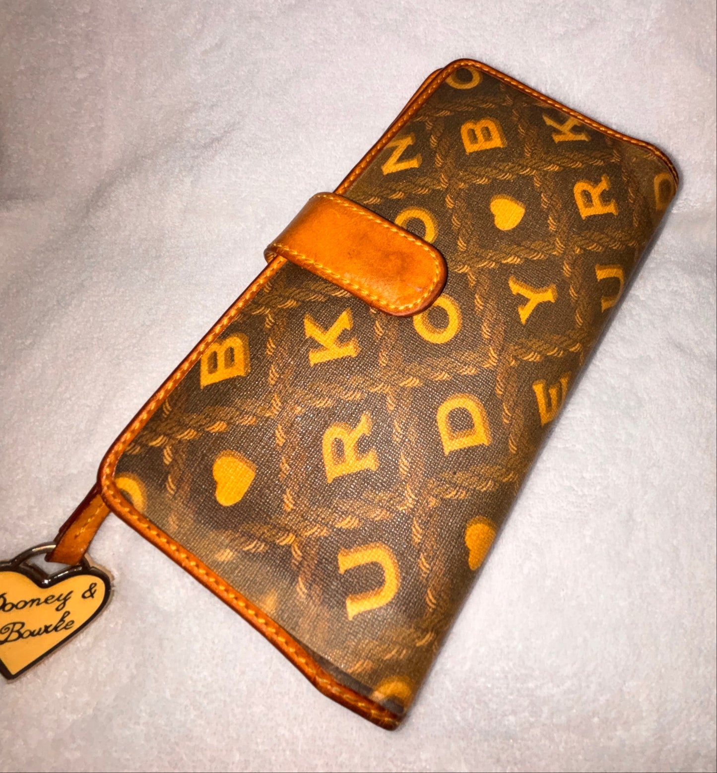 Wallet - Pre-owned - Dooney & Bourke - Bi-fold - Monogram Print