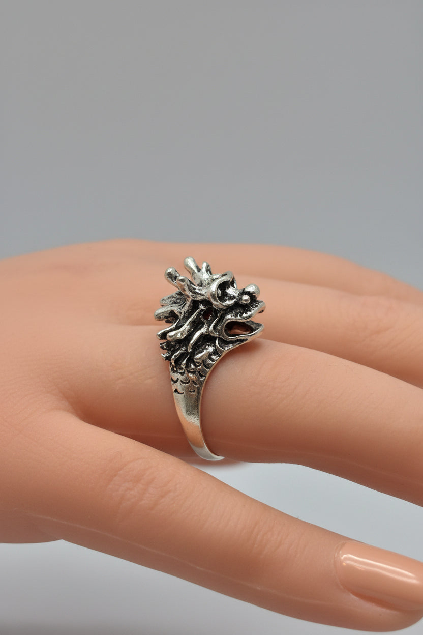 Ring - Silver Tone - Vintage Inspired - Linsion Dragon Head - Size 6