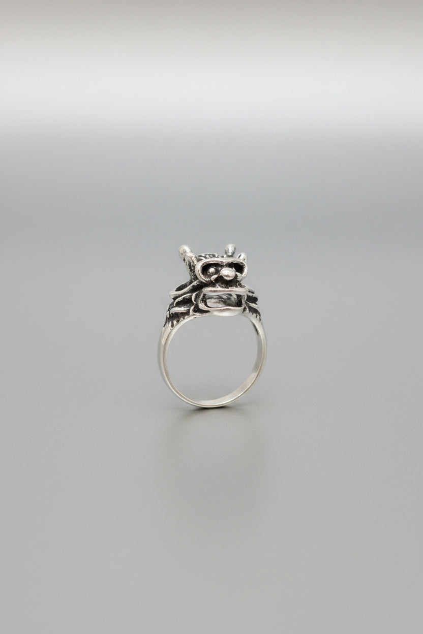 Ring - Silver Tone - Vintage Inspired - Linsion Dragon Head - Size 6