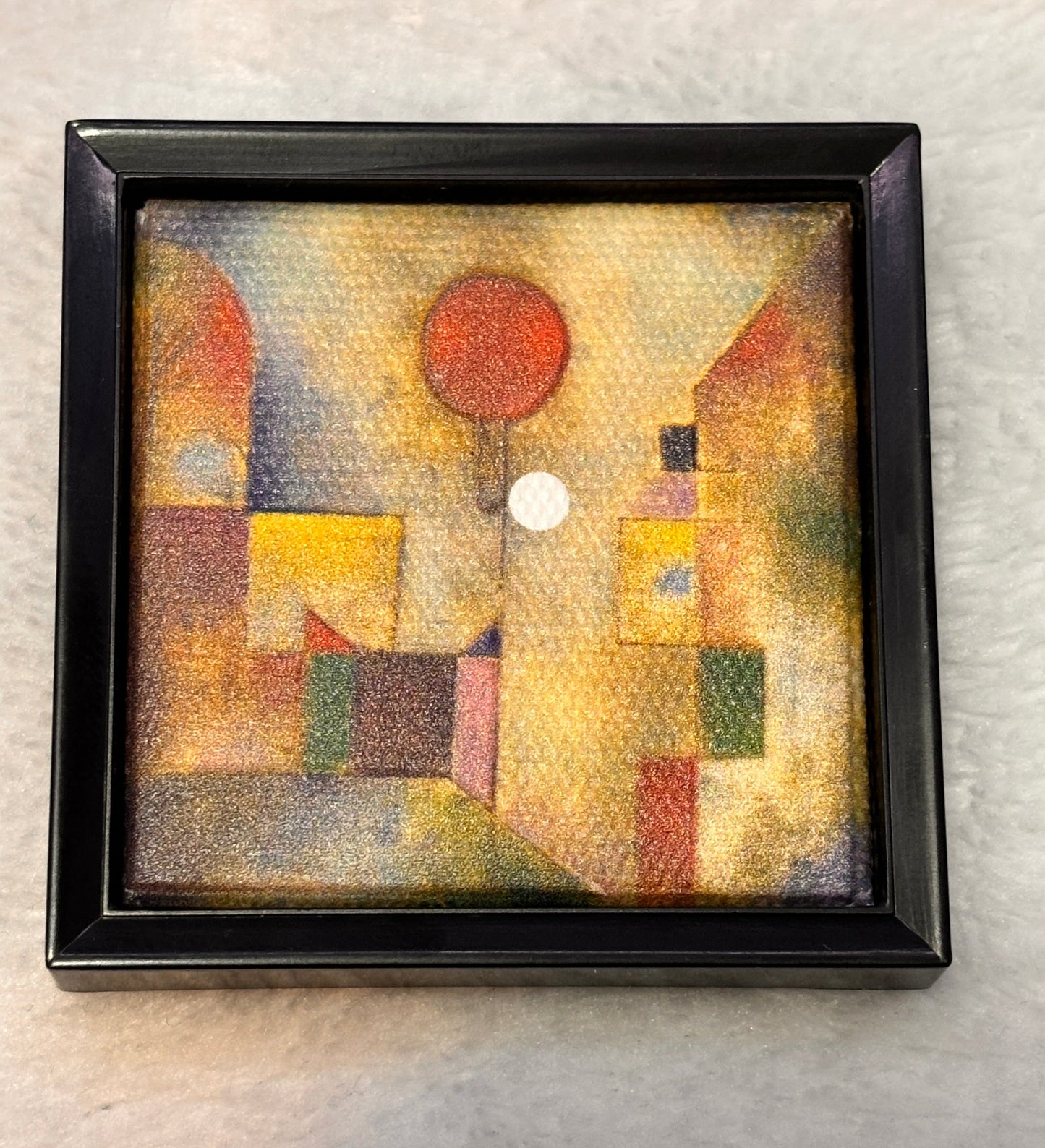 Miniature Painting - Zuru - Mini Brands - Create Masterpieces Red Balloon - White Dot Misprint