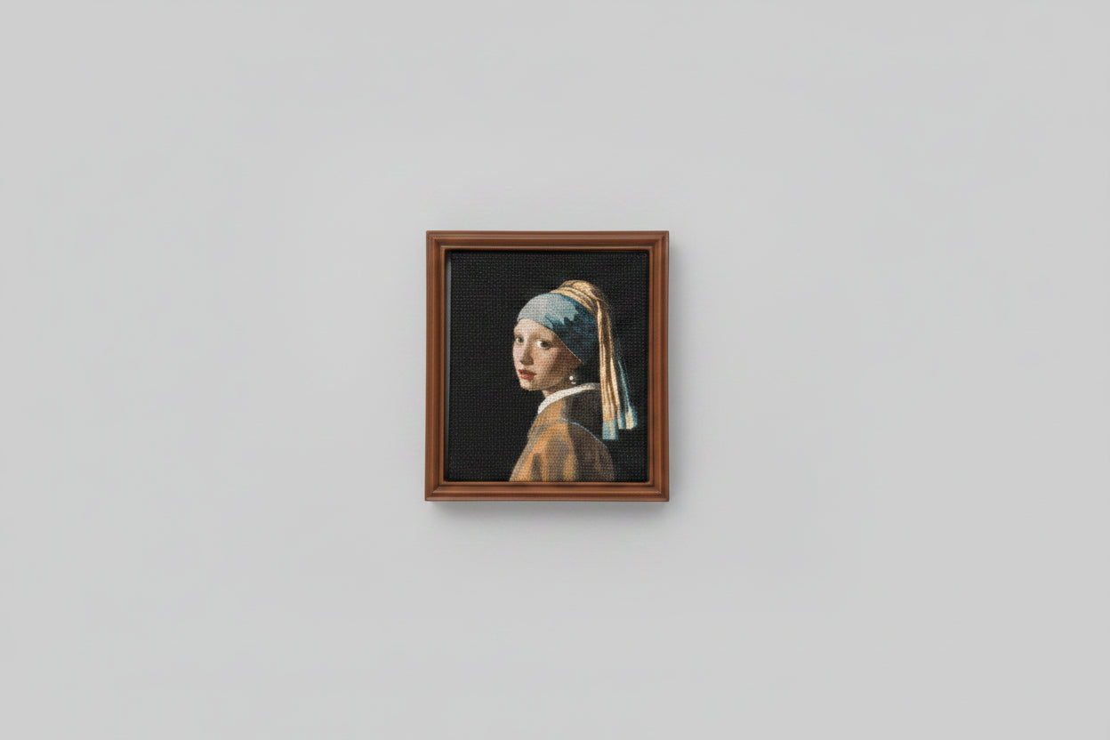 Mini Brands - ZURU - Masterpieces - Miniature -  Johannes Vermeer's iconic "Girl with a Pearl Earring"