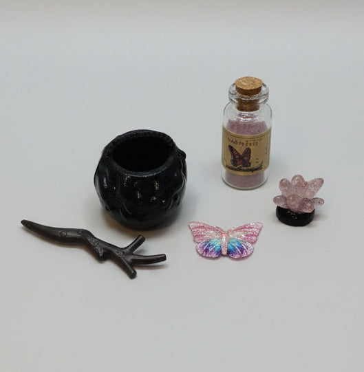 Miniatures - Butterfly Potion & Cauldron Collectible Set