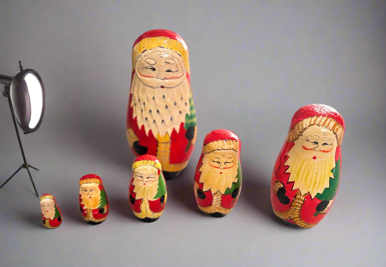 Vintage - 6 Piece - Wooden Matryoshka Dolls Set