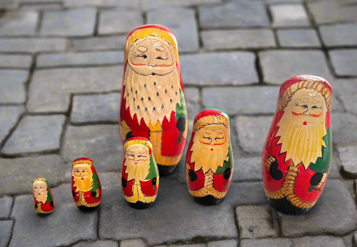 Vintage - 6 Piece - Wooden Matryoshka Dolls Set