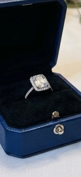 Ring - Lavender Gemstone with Surrounding Rhinestones - Size 8