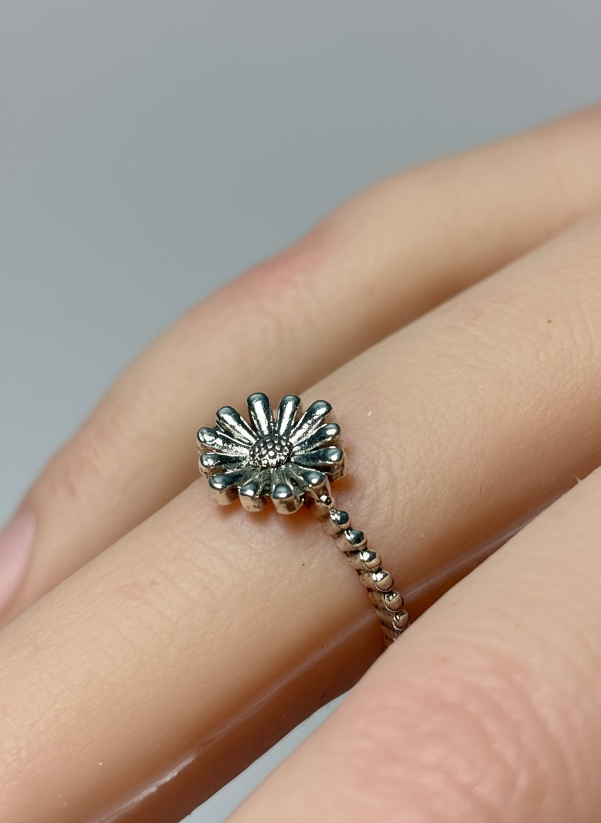 Ring - Size 5.5 Sparkling Daisy Flower Crown
