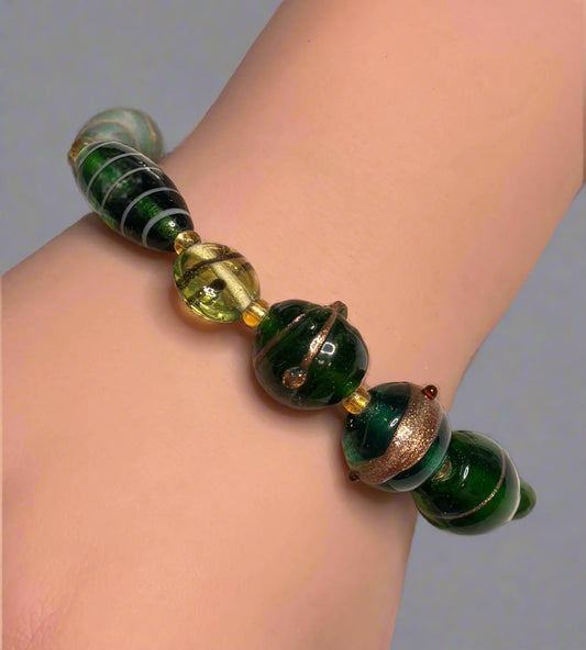 Bracelet - Handmade - Beaded Glass - 9"