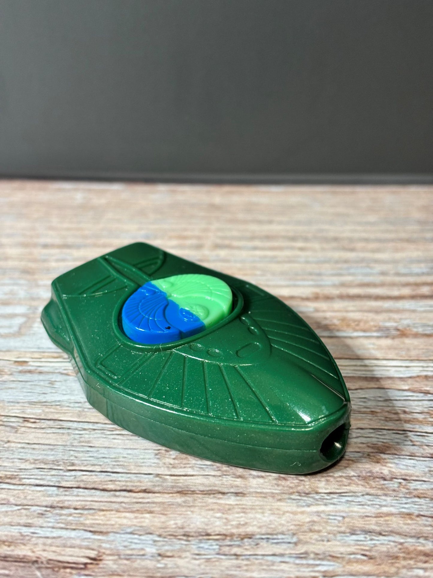 Star Trek - 2009 Romulan Green Beam Up Badge Kellogg's Toy