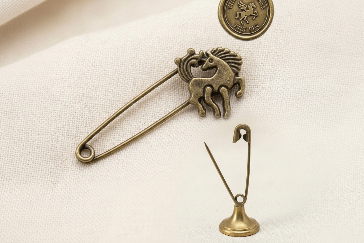 Vintage Style Tie Pin in Warm Bronze Tone