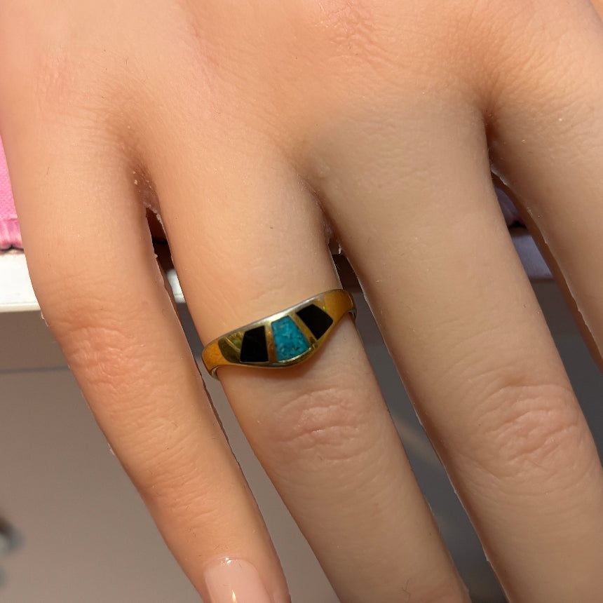Ring - Vintage - Gold Tone - Southwestern - Inlay Turquoise and Black Onyx - Size 8