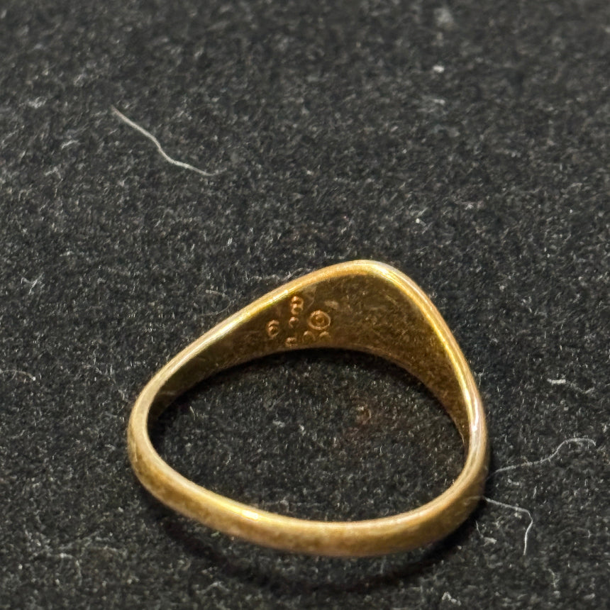 Ring - Vintage - Gold Tone - Southwestern - Inlay Turquoise and Black Onyx - Size 8