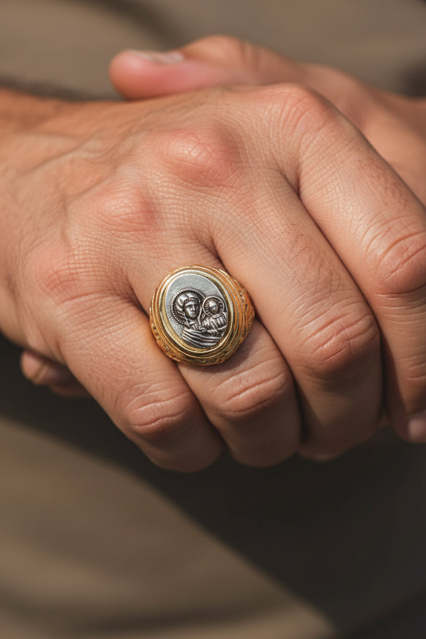 Ring - Gold Tone - Virgin Mary and Child - Signet