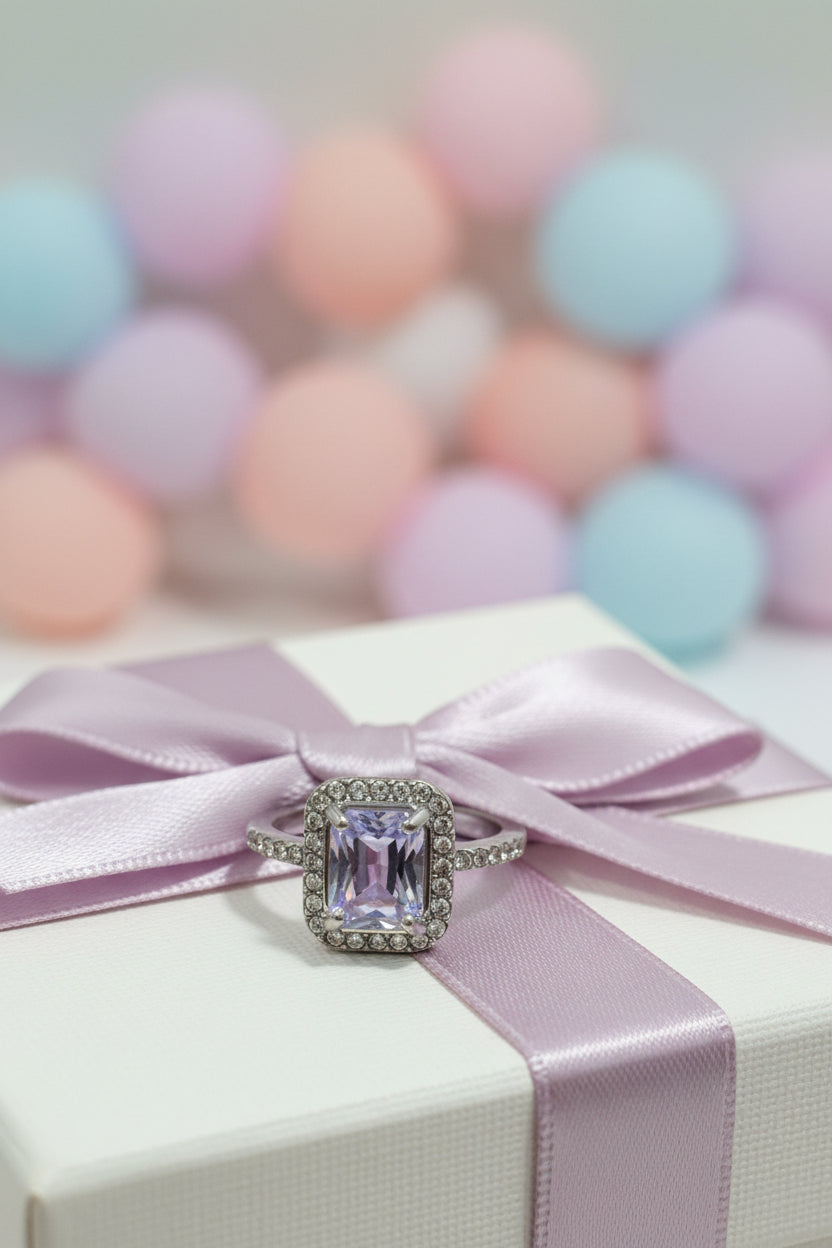 Ring - Lavender Gemstone with Surrounding Rhinestones - Size 8