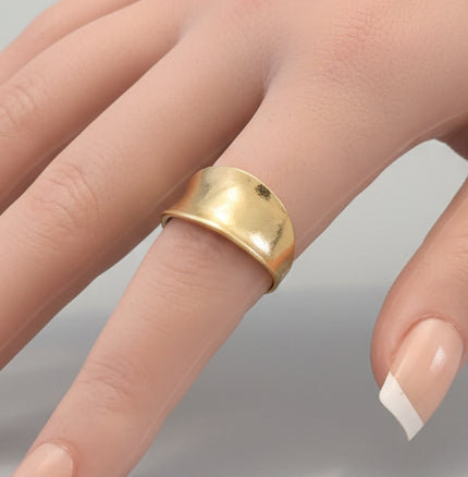 Ring - Gold Tone - Wide Band - Size 8