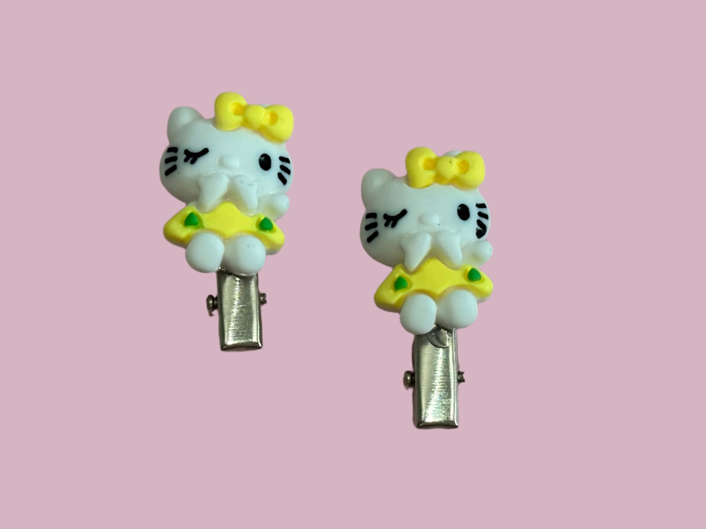 Hair Clips - Set of 2 Bashful Hello Kitty dressed in Yellow