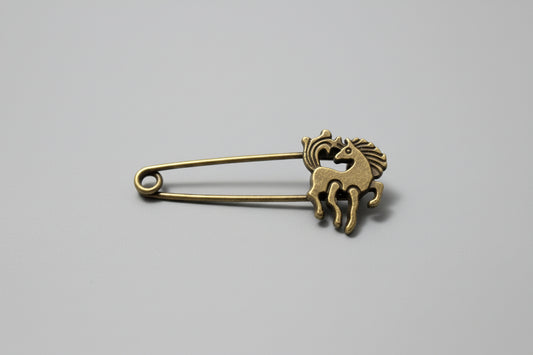 Vintage Style Tie Pin in Warm Bronze Tone