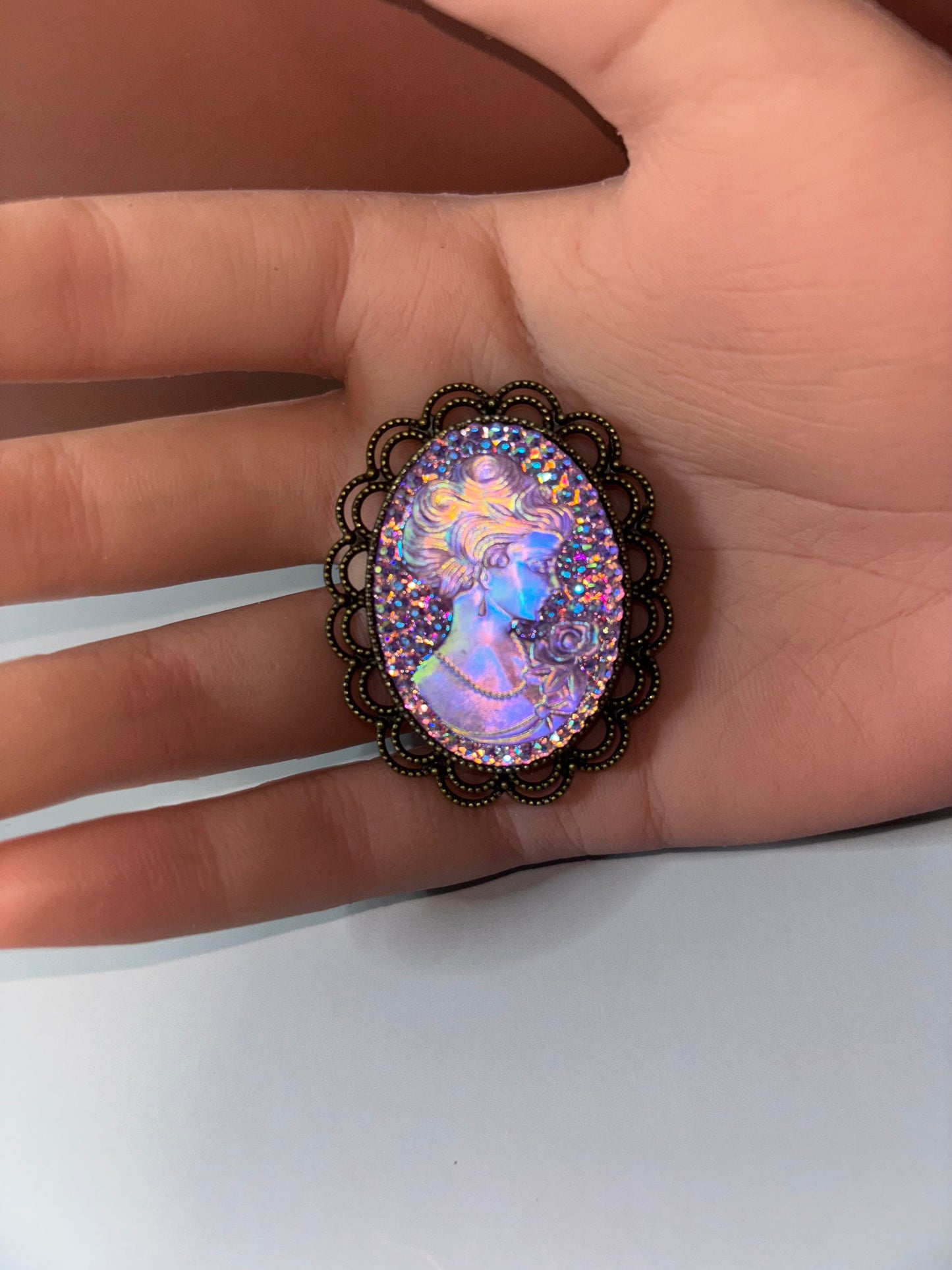Brooch - Iridescent Cameo