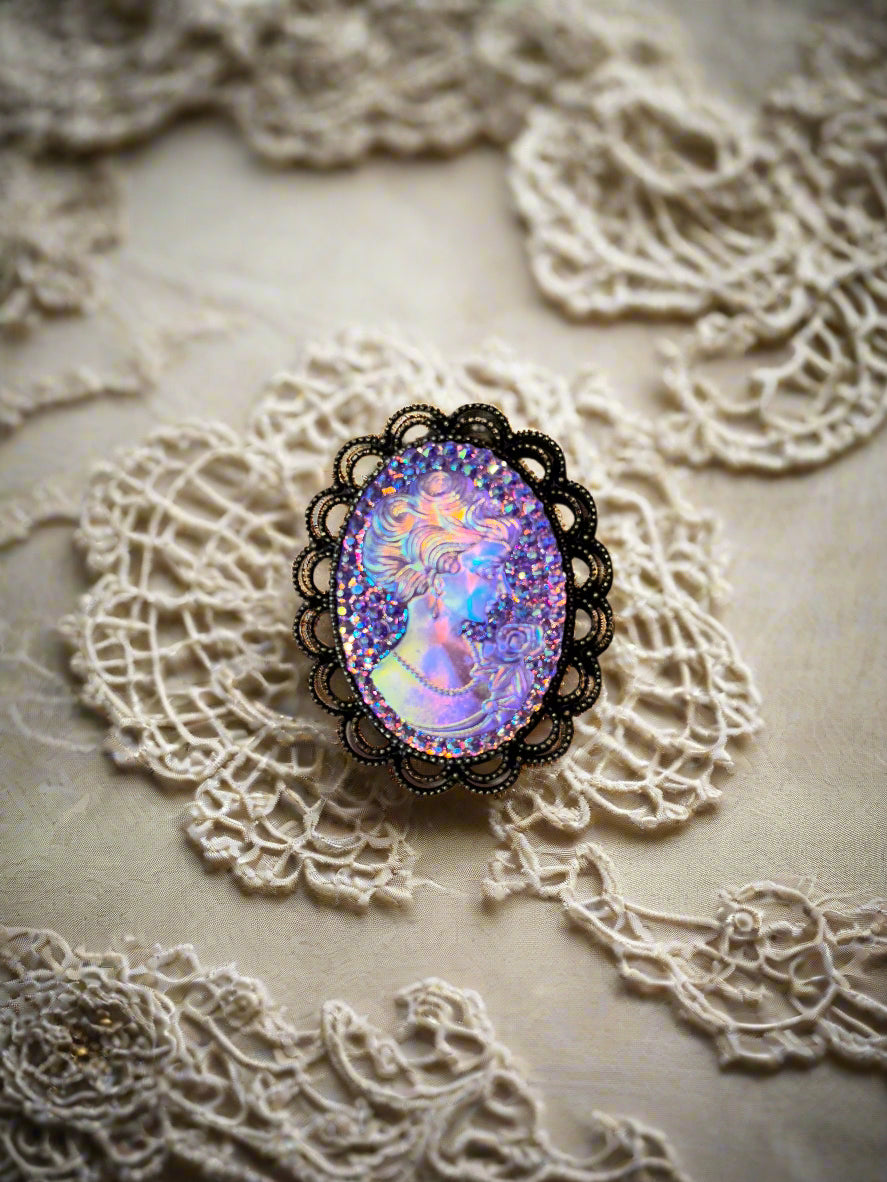 Brooch - Iridescent Cameo