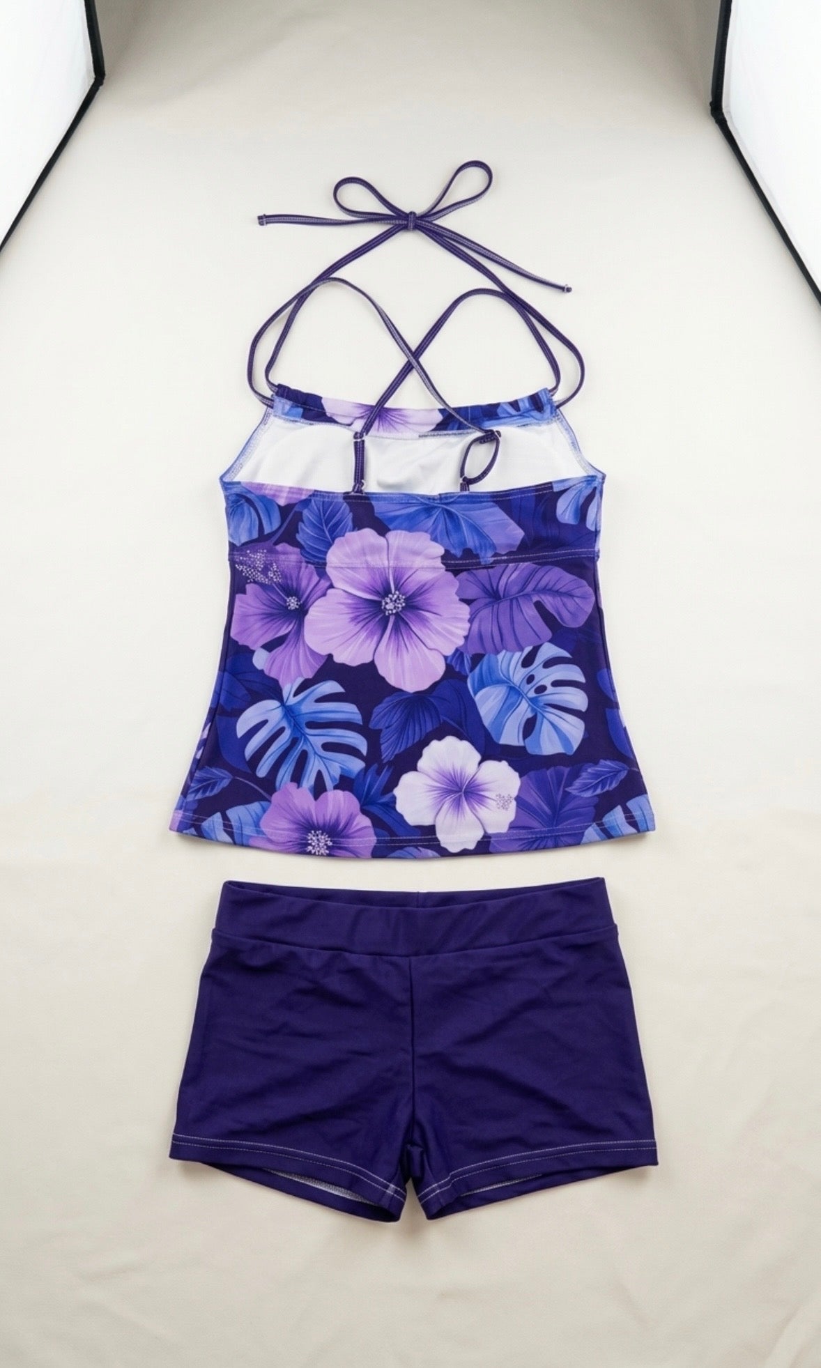 Unbranded - Two Piece Women's Tankini with Shorts - Small