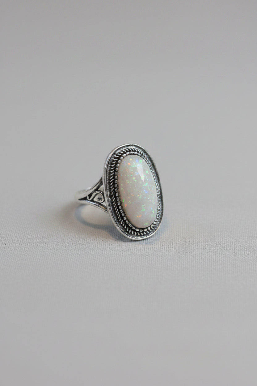 Ring - Vintage Style - Bohemian Statement - Size 8.5
