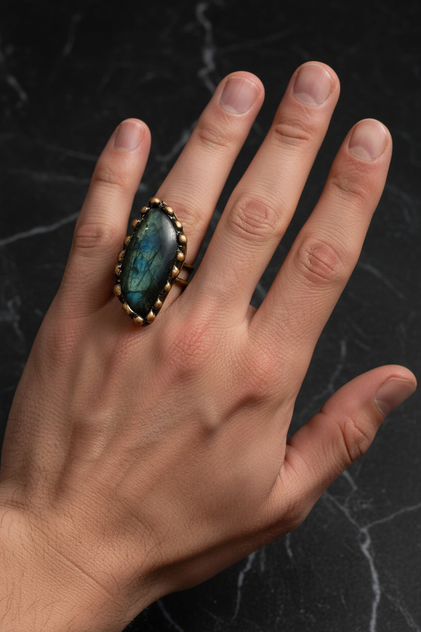 Ring - Handmade - Labradorite Gemstone - Statement - Size 9