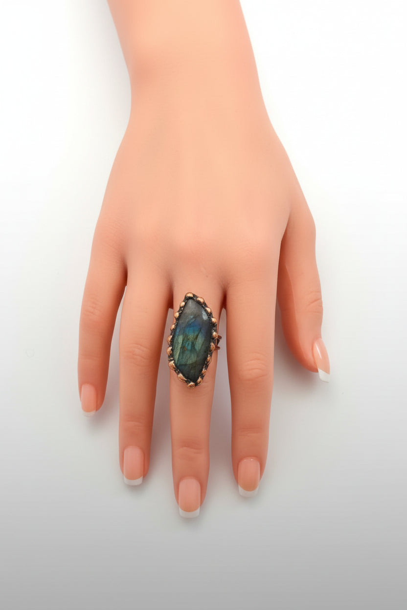Ring - Handmade - Labradorite Gemstone - Statement - Size 9