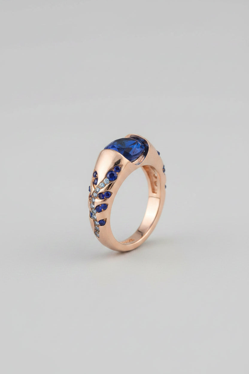 Ring - Vintage Style - Blue Tanzanite Cabochon - Art Nouveau