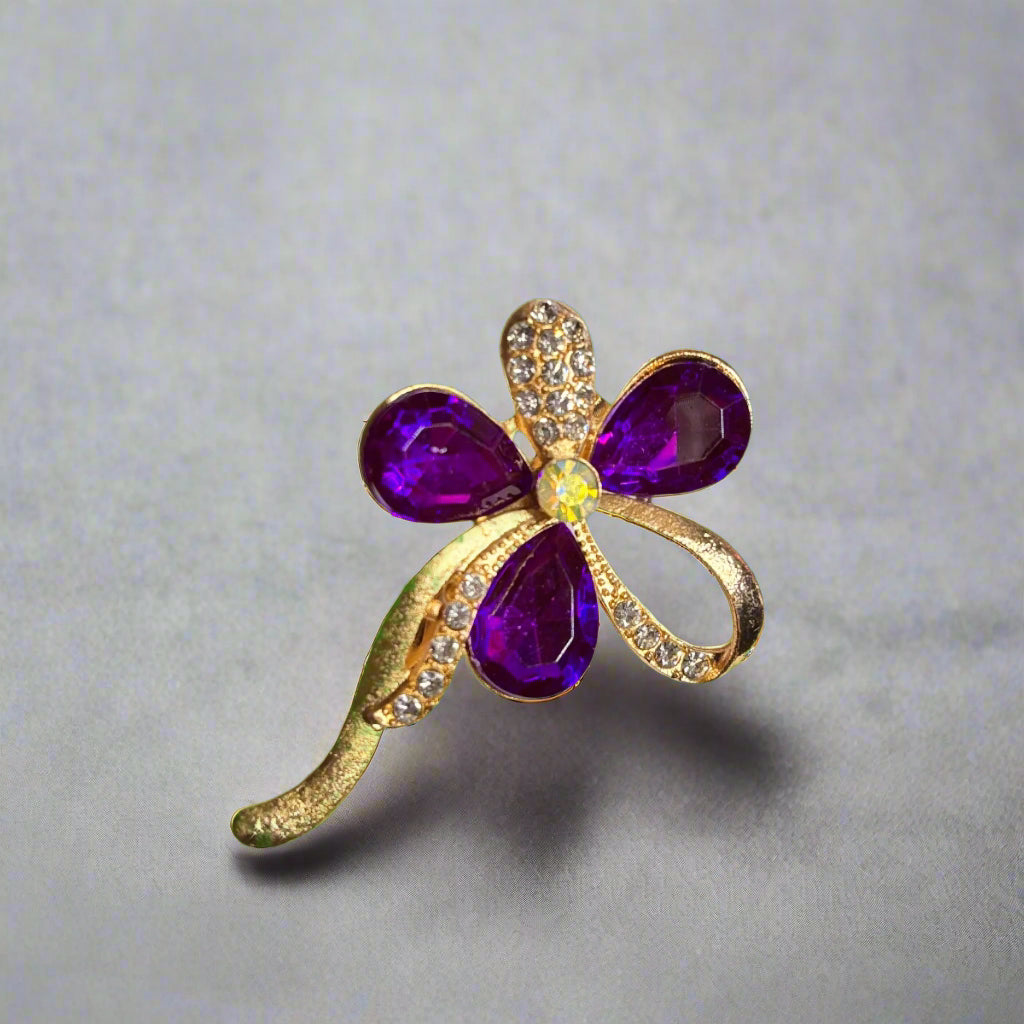 Brooch - 3 Petals for You Red or Purple