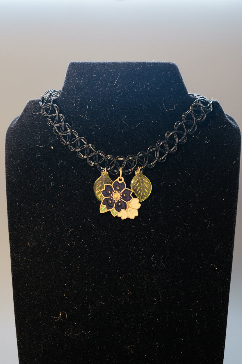Necklace - 90s Style - Black Elastic Tattoo Choker with Floral Pendant - #1055