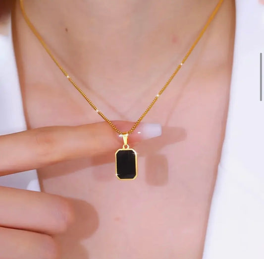 Elegant Black Geometric Pendant Necklace